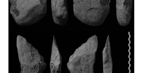 Figure 1 KS4: basic shaping of a flat cobble and partial bifacial shaping of the half of a split cobble. Direct hard hammer percussion on aphyric phonolite (Texier 2018, 43)