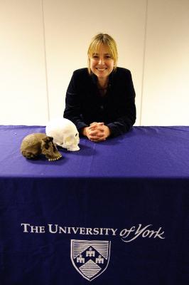 Figure 2 - Doctor Alice Roberts at the book signing event (Image Copyright - Ian Martindale - http://www.ianmartindale.co.uk/)