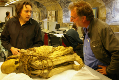Stephen and Dr. Nick Saunders with a South American mummy (Image Copyright: Dr. J. Fletcher)