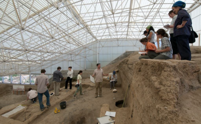 Figure 1: On-site at Çatalhöyük during 2008 excavation season (Image Copyright: Çatalhöyük)