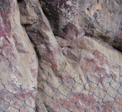 Figure 6. Detail of the new sections at Cauadzidziqui, with the Section A rock paintings shown on the left and Section B rock paintings shown in the centre and on the right. (Image Copyright: Arnaud F. Lambert).